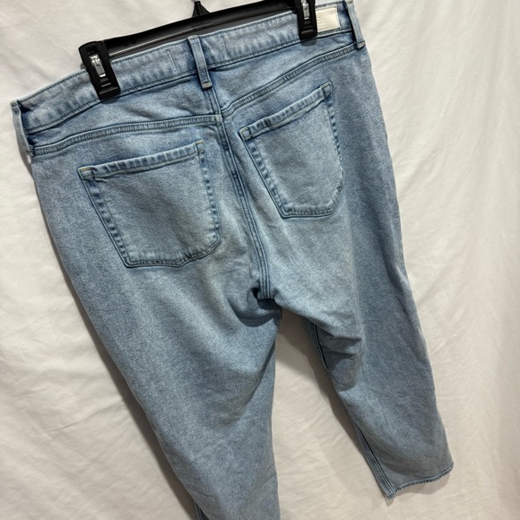 Hollister Ultra High Rise Mom Jeans Distressed Ripped Light Wash 33x27 Grunge - Picture 10 of 15